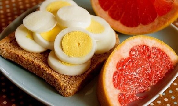 वजन घटाने के लिए अंडा और अंगूर
